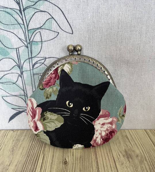 小さめがま口 / ポーチ / 財布 / 小物入れ / ハンドメイド☆黒猫&薔薇・38