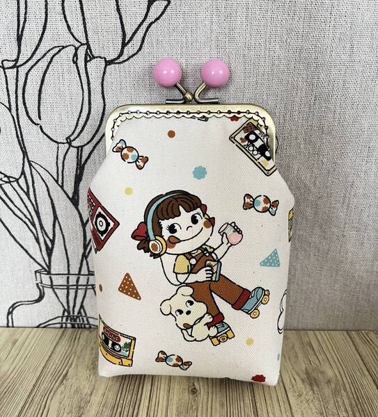 縦型がま口 ポーチ / 小物入れ / タバコケース / ハンドメイド☆ ペコちゃん・2