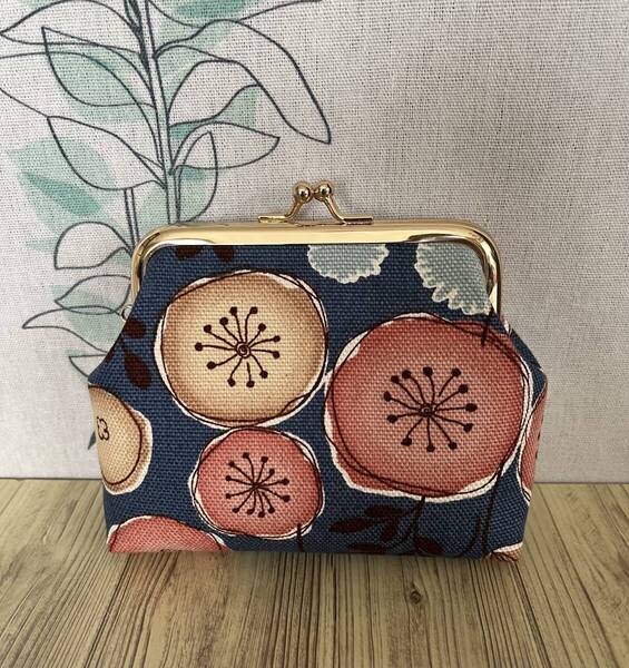 がま口 / ポーチ / 財布 / 小物入れ / ハンドメイド☆北欧風花柄・21