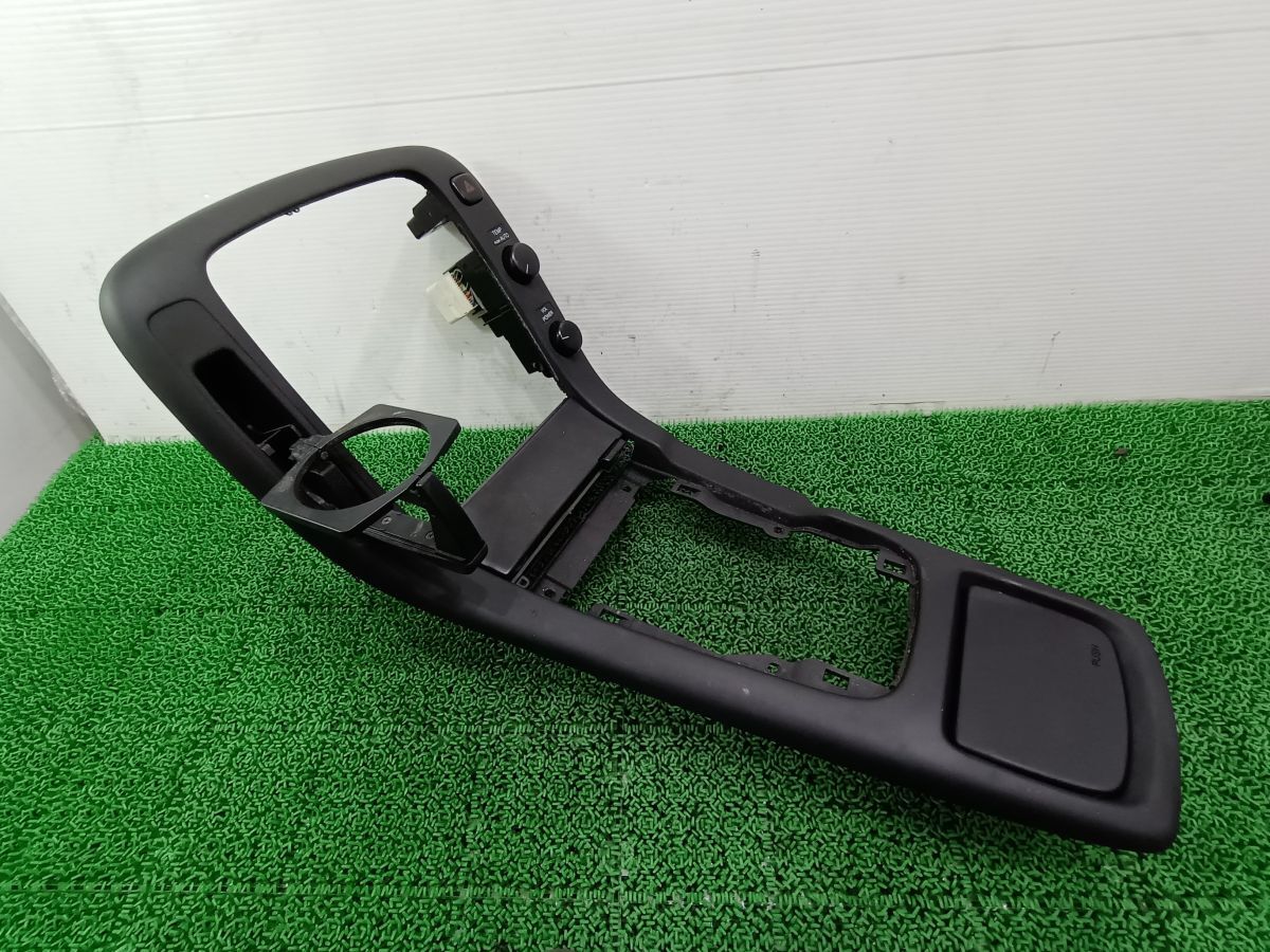 30ソアラ ATシフトパネル　シフトレバー 30ソアラ ATシフトパネル シフトレバー 30ソアラのATシフトノブ