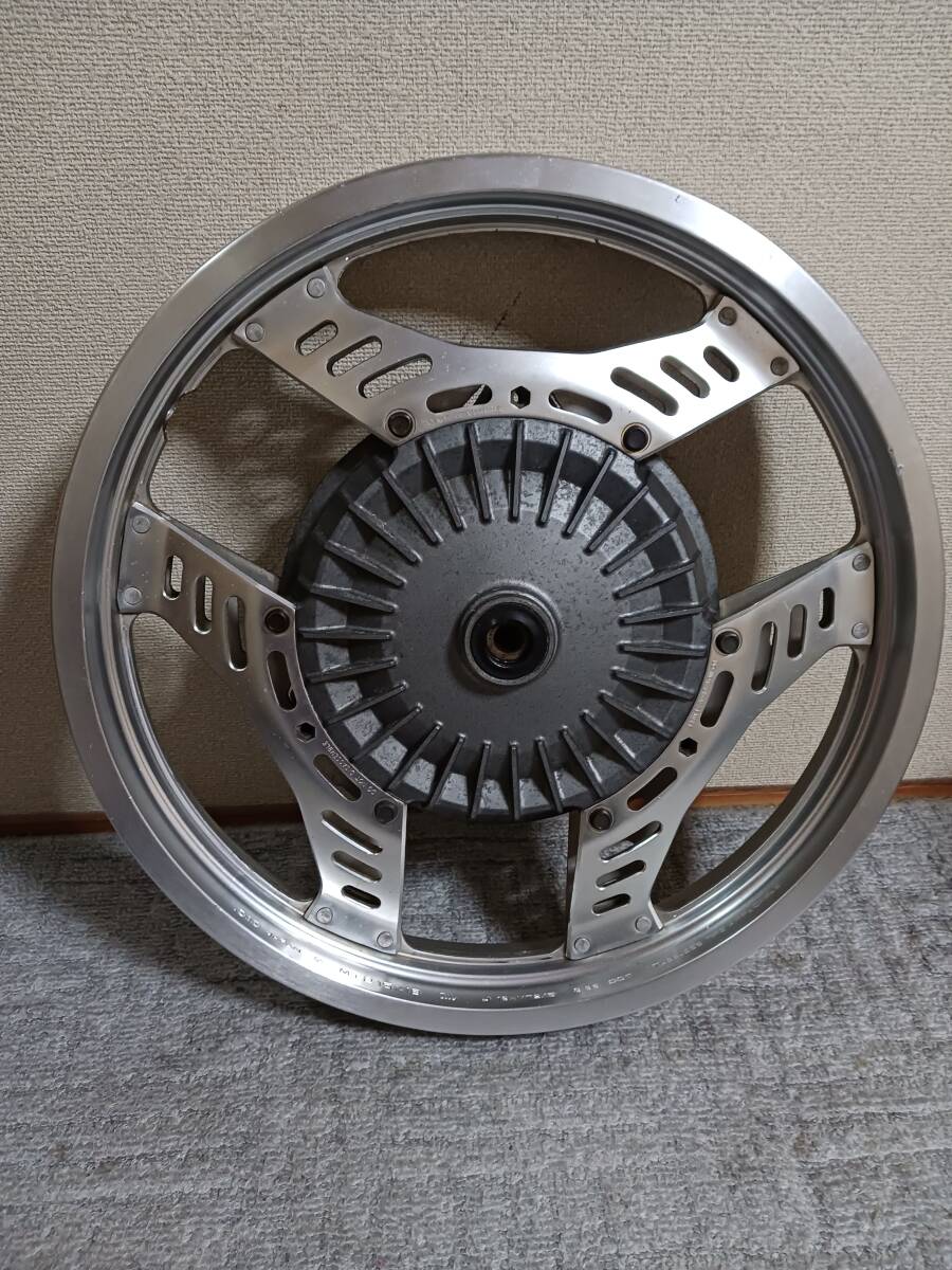 正規取扱店】 CBX400F フロントホイール - メルカリ パーツ - パーツ