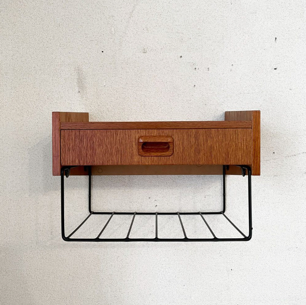 スウェーデンビンテージ Swedish Vintage チーク材 ウォールシェルフ 1ドロワー スチールワイヤーラック付 W34.5cm 壁掛け棚 北欧家具