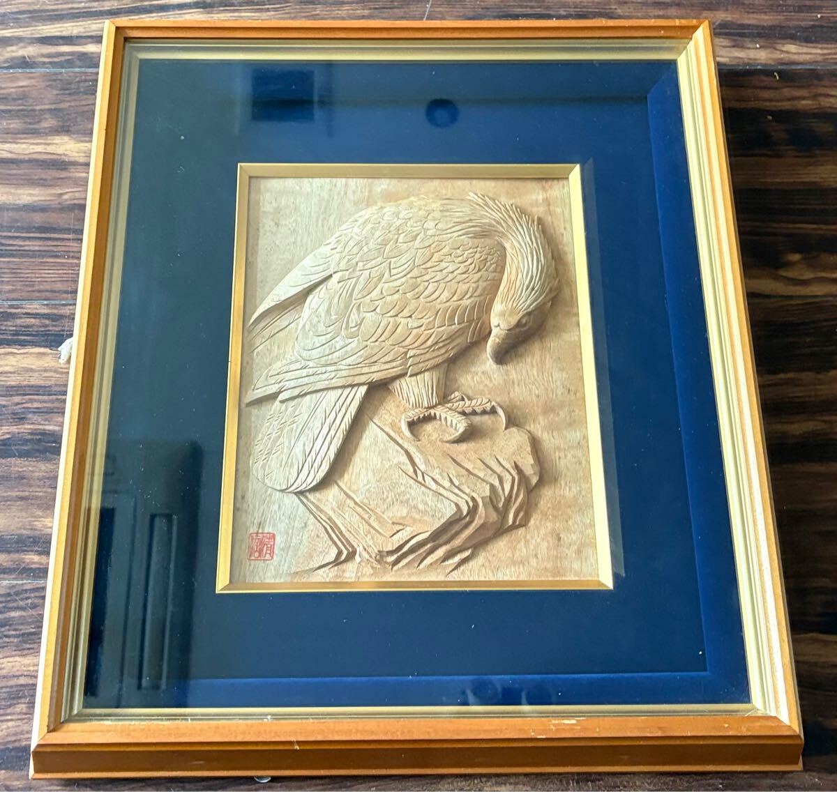 鎌仲清信 木彫 額装 一刀彫 立体彫刻 一級井波木彫刻士 鎌仲清信 木彫 額装 真作 鷹 一刀彫 立体彫刻