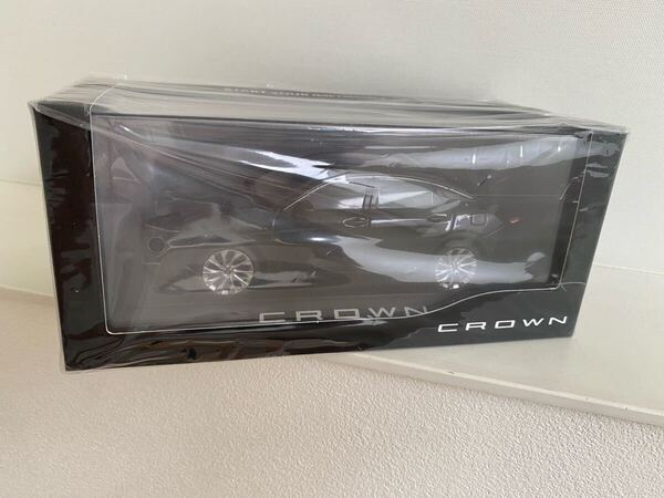 ★送料込み★トヨタ 新型 クラウン クロスオーバー ミニカー 1/30 ブラック 202 カラーサンプル 色見本 非売品 AZSH35