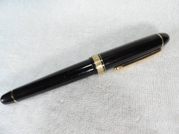【質問欄より値下げ交渉可】ビッグサイズ・美品・プラチナセンチュリー万年筆・黒軸・極細字ペン先 14K・PLATINUM #3776・CENTURY