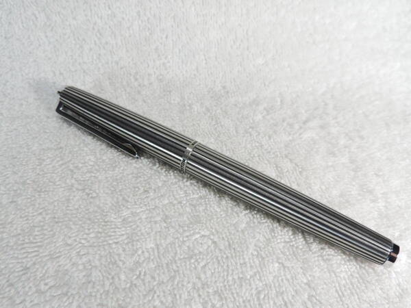 【質問欄より値下げ交渉可】ビッグサイズ・美品・金属軸・蝕刻万年筆 ペン先:18K(M)細字・パイロット カスタム
