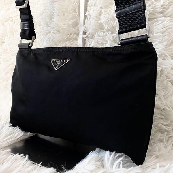 【美品】PRADA プラダ ワンショルダーバッグ ハンドバッグ サコッシュ 肩掛け可能 テスートナイロン 三角ロゴプレート 黒 ブラック 白タグ
