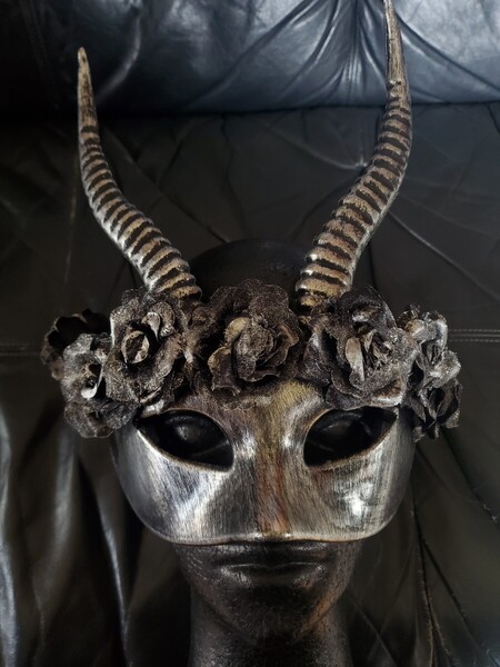 69 マスク 仮面 中世 貴族 角 ツノ 悪魔 儀式 宗教 仮装 衣装 V系 銀 シルバー ホラー ベネチアン ゴシック ゴスロリ ハロウィン コスプレ