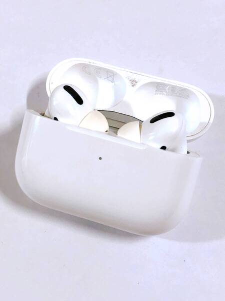 【2217】アップル AirPods Pro 第1世代 with Wireless Charging Case MWP22J/A A2190 A2083 A2084 ワイヤレスイヤホン エアポッツプロ