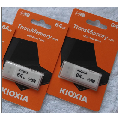 キオクシア USBメモリ 64GB (USB3.0) (KIOXIA) 海外版★白or黒or青★2個セット(合計128GB)★未開封 A