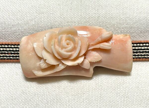 NO.1812 帯留め 珊瑚 花 薔薇 フラワー 三分紐用(帯留 帯飾り 和装小物)