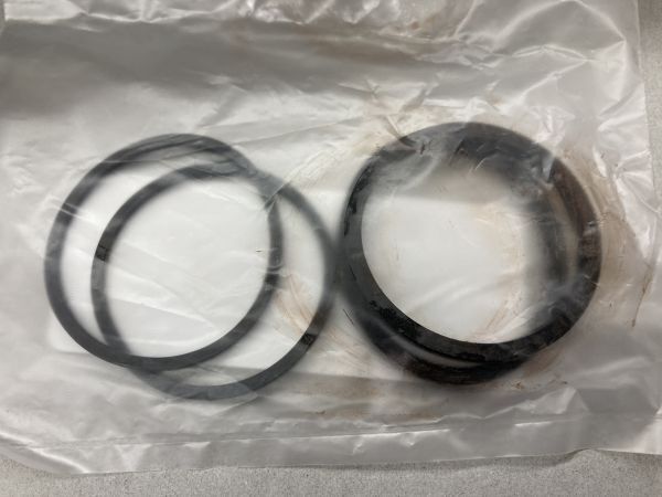 ヤマハ 1NL-W0047-00 ブレーキ フロントキャリパーシール オーバーホールTDR250 SRX400 FZR1000/750 TDM850 XJR1200