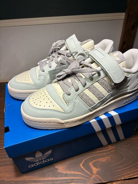 【送料無料】新品未使用 adidas アディダス FORUM 84 LOW フォーラム ロー スニーカー US8 26cm