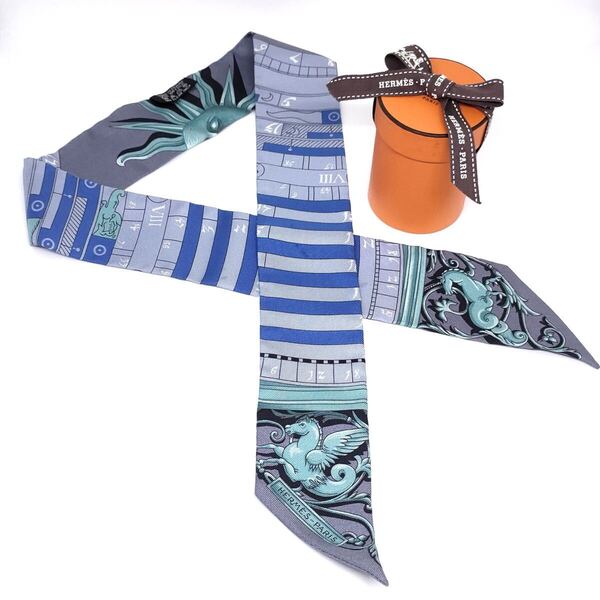 HERMES エルメス シルク ツイリー スカーフ Les Folies Du Ciel 新たなる占星術 ブルー グレー マルチカラー リボンスカーフ