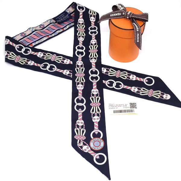 HERMES エルメス シルク ツイリー スカーフ Harnais en Rosace ハーネスの薔薇窓 マリン ローズ ジョーヌスフレ ピンク ネイビー