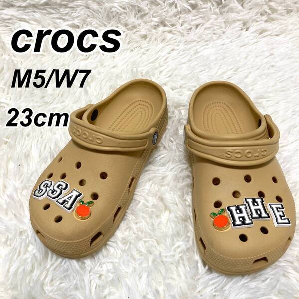 ★即決★送料無料★匿名発送★ crocs クロックス クラシック クロッグ サンダル 23㎝ 男女兼用 キャメル系 W7 M5