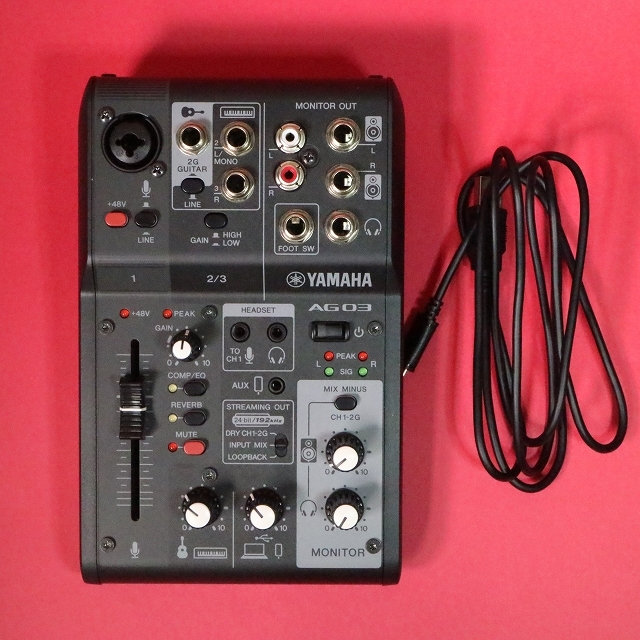 YAMAHA AG03 MIXING CONSOLE
