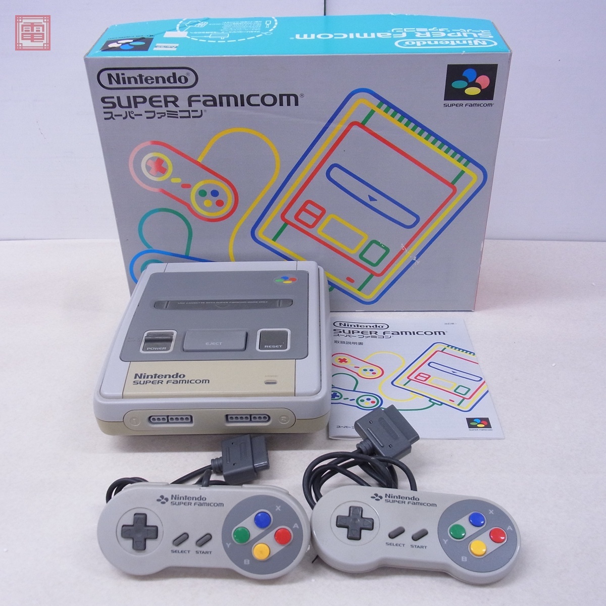 任天堂スーパーファミコン本体 箱説明書付き コントローラー