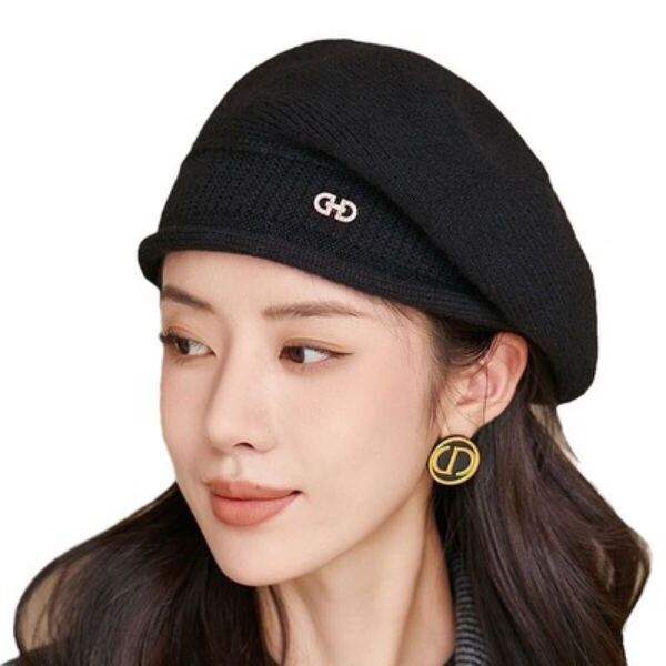 ◎新品 ベレー帽 ニット帽 ブラック チャーム付き 防寒 保温 韓国 可愛い 秋冬 帽子