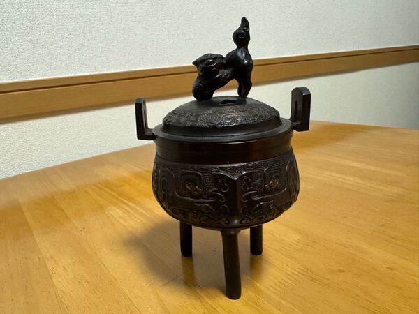 金属工芸 陽刻鬼面獅子摘み三脚香炉 お茶道具 飾り物
