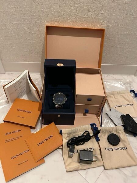 付属品全て込み 使用頻度極小 超美品 LOUIS VUITTON ルイヴィトン タンブール ホライゾン V2 QA050 スマートウォッチ 充電式 腕時計 メンズ
