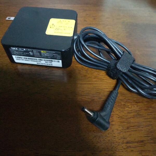 細ピン /NEC 20V 3.25A 65W ACアダプター /外径約4.0mm /PC-VP-BP132/ADLX65CLGU2AL/