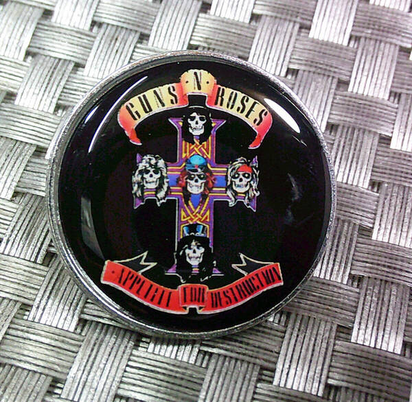 《黒円GN5髑髏顔十字架》音魂■ 新品『ガンズ・アンド・ローゼズ』 ■Guns・N・ROSES 激渋 金属ピンバッジ■アメリカ音楽 ミュージック