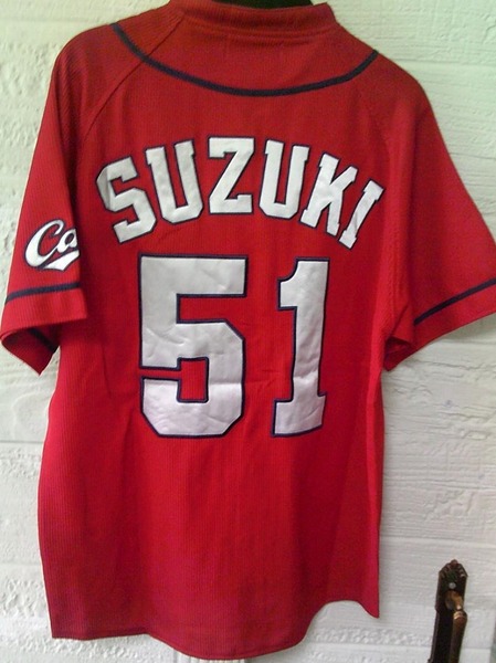 S■赤デサント■古着●広島東洋カープCARP 鈴木誠也51番ハイクオリティビジターユニフォーム豪華刺繍■プロ野球 《MLB シカゴ・カブス
