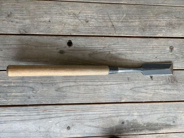 状態良好 カネタケ カネ武 鎬突き鑿 しのぎ鑿 叩白樫柄 のみ 工具 道具 在銘 大工道具
