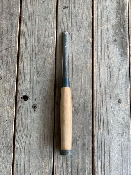 即決 小サビあります カネタケ カネ武 12mm 4分丸鑿 叩き鑿 追入鑿 白樫柄 のみ 工具 道具 在銘 大工道具