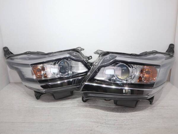 キレイ 破損なし HID 【コーティング済】 車検〇 KOITO 100-62161 BR58-2 JH1 JH2 N-WGN Nワゴン カスタム エヌワゴン ヘッドライト 左右