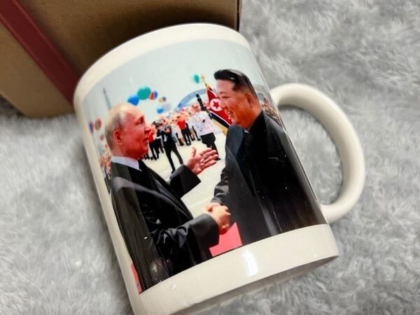 レア新品 ロシア放出品 朝露友好軍事同盟記念 北朝鮮金正恩委員長とロシアプーチン大統領のマグカップ 陶器 北朝鮮軍 ロシア軍