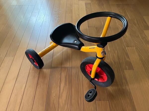 ボーネルンド ウィンザー ペリカンデザイン三輪車 丸ハンドル 黄色