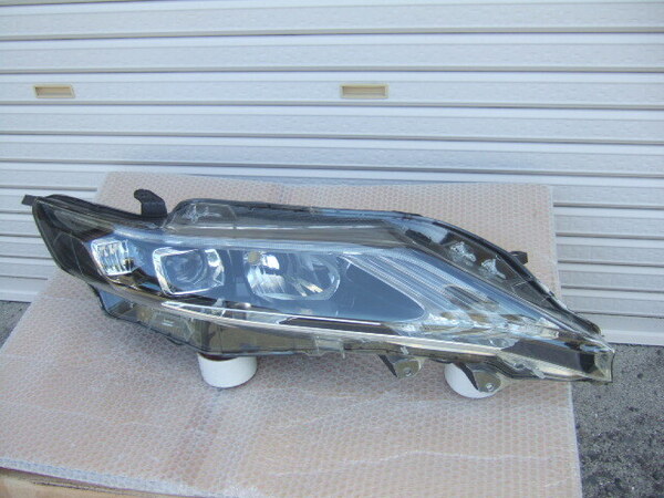 トヨタ ハリアー 前期 ヘッドライト 右 81140-48440 81110-48440 KOITO 48-147 ZSU60W ZSU65W AVU65W HARRIE 純正 LED ヘッドランプ 52