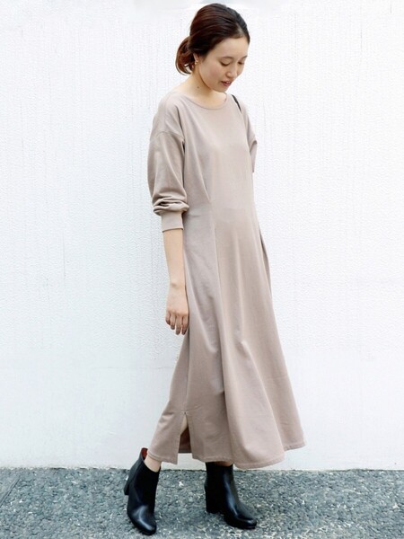 美品★SLOBE IENA バックデザイン裏毛ワンピース 定価15,400円グレージュ 春 夏 秋 晩夏 スローブイエナ カジュアル ロング丈 ベイクルーズ