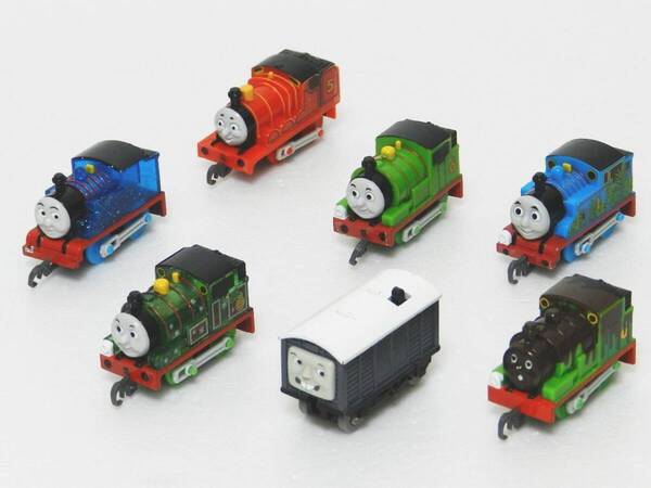 カプセルプラレール トーマス 訳あり顔付きモーター貨車とゼンマイ無しの仲間たちセット 訳あり