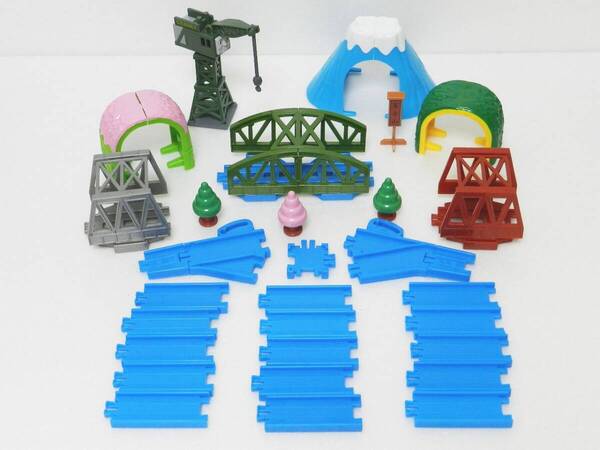 カプセルプラレール トーマス 情景パーツ 大量セット ③