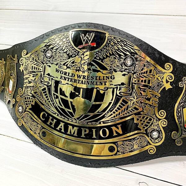 【即決】WWE アンディスピューテッド チャンピオンベルト レプリカ プロレス 本格仕様 美品