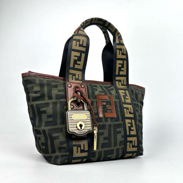 稀少■FENDI フェンディ ズッカ柄 ミニトート ハンドバッグ カデナ 南京錠 パドロック ジャガード キャンバス レザー チャーム 7VA165