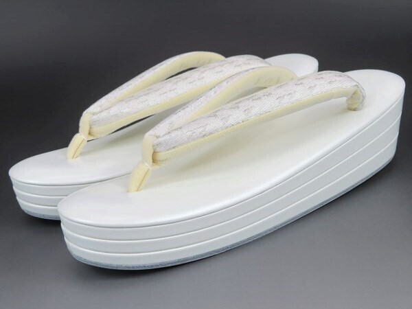 【 京都 銘織つづれ錦 】 3枚通し 草履 Mサイズ (訳) 新品 サンプル品