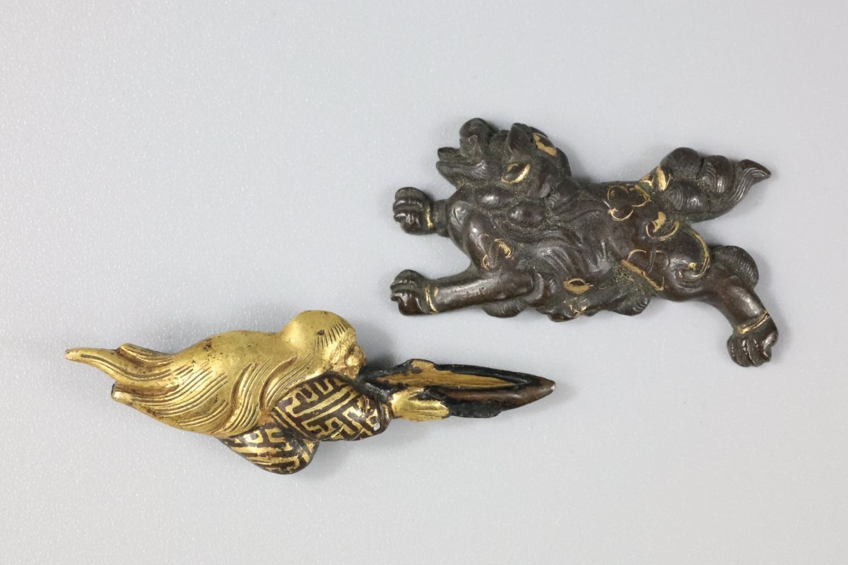 旧家より 日本刀 装具 目貫 獅子 彫金彫刻細工 左右 Yahoo!オークション -「目貫 獅子」(鍔、刀装具) (武具)の落札