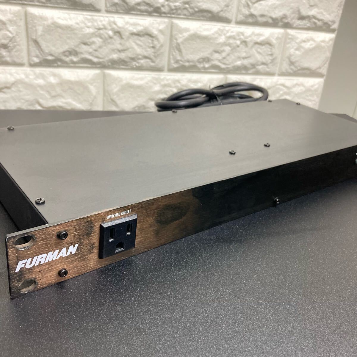 Furman M-8DX Power Conditioner with Digital Meter – Surge