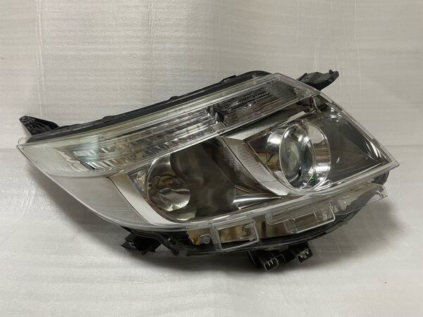 【要補修】ZRR80G ZRR85G ノア LED ヘッドライト右 側 KOITO 28-227 ヘッドランプ ランプ 即決