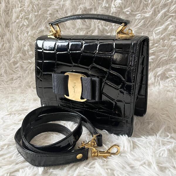 Ferragamo フェラガモ ヴァラリボン エナメル パテント クロコ型押し 2way ハンド/ショルダーバッグ ブラック 黒