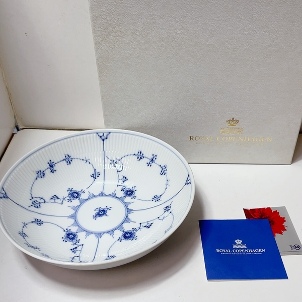 送料無料 即決 未使用 保管品★ロイヤルコペンハーゲン ブルーフルーテッド ボウル 深皿 21cm H6cm