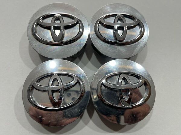トヨタ TOYOTA 中古4枚 62mm ヴェルファイア アルファード ヴォクシー煌 プリウスα メッキ 純正センターキャップ