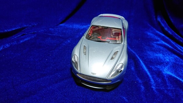 1/18 Aston Martin Vanquish 2015 Autoart 70246 オートアート アストンマーチン ヴァンキッシュ マレク・ライクマン アストンマーティン