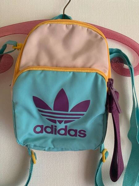 adidas アディダス ミニリュック ミニバックパック 美品 リュックサック バックパック FN3010