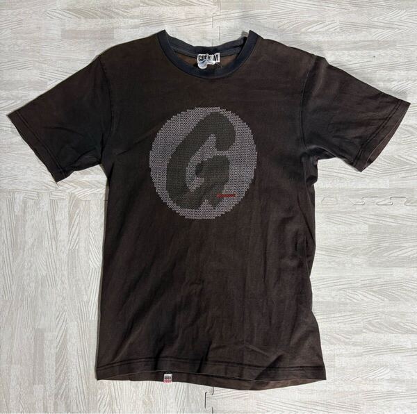 ◆【90s GOOD ENOUGH】グッドイナフ◆ サークルGロゴ マルチTシャツ サイズM 丸首 ブラック 半袖 古着 胸ロゴ (送料無料 N6