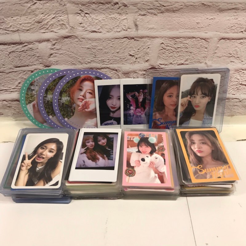 TWICE モモ、サナ、ジヒョ チェキ Yahoo!オークション -「twice チェキ」の落札相場・落札価格